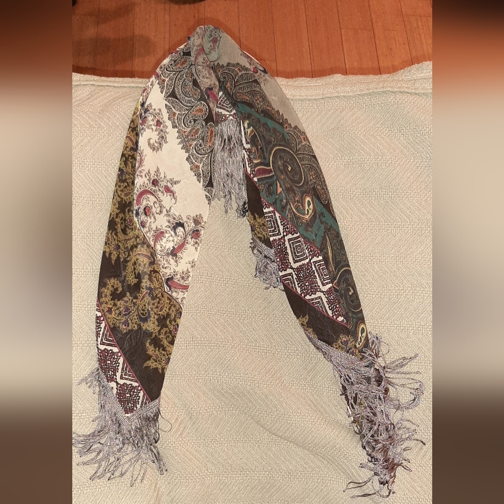 Rayon Scarf with Tassels - Picture 3 of 12